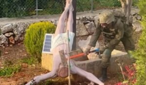 Israeli soldier takes sledgehammer to Jesus statue in Lebanon